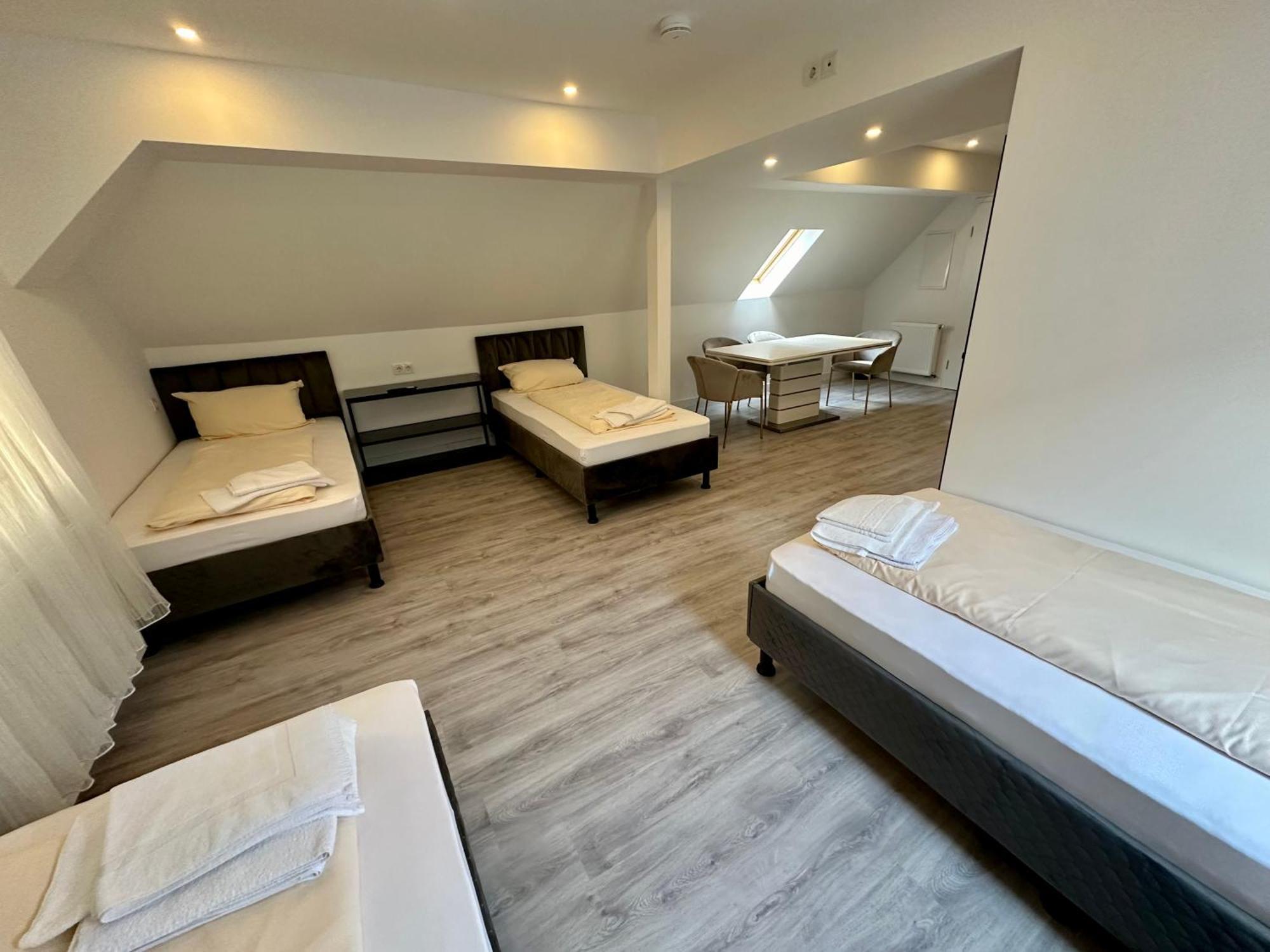 Durmaz Hotel Hannover Exterior photo