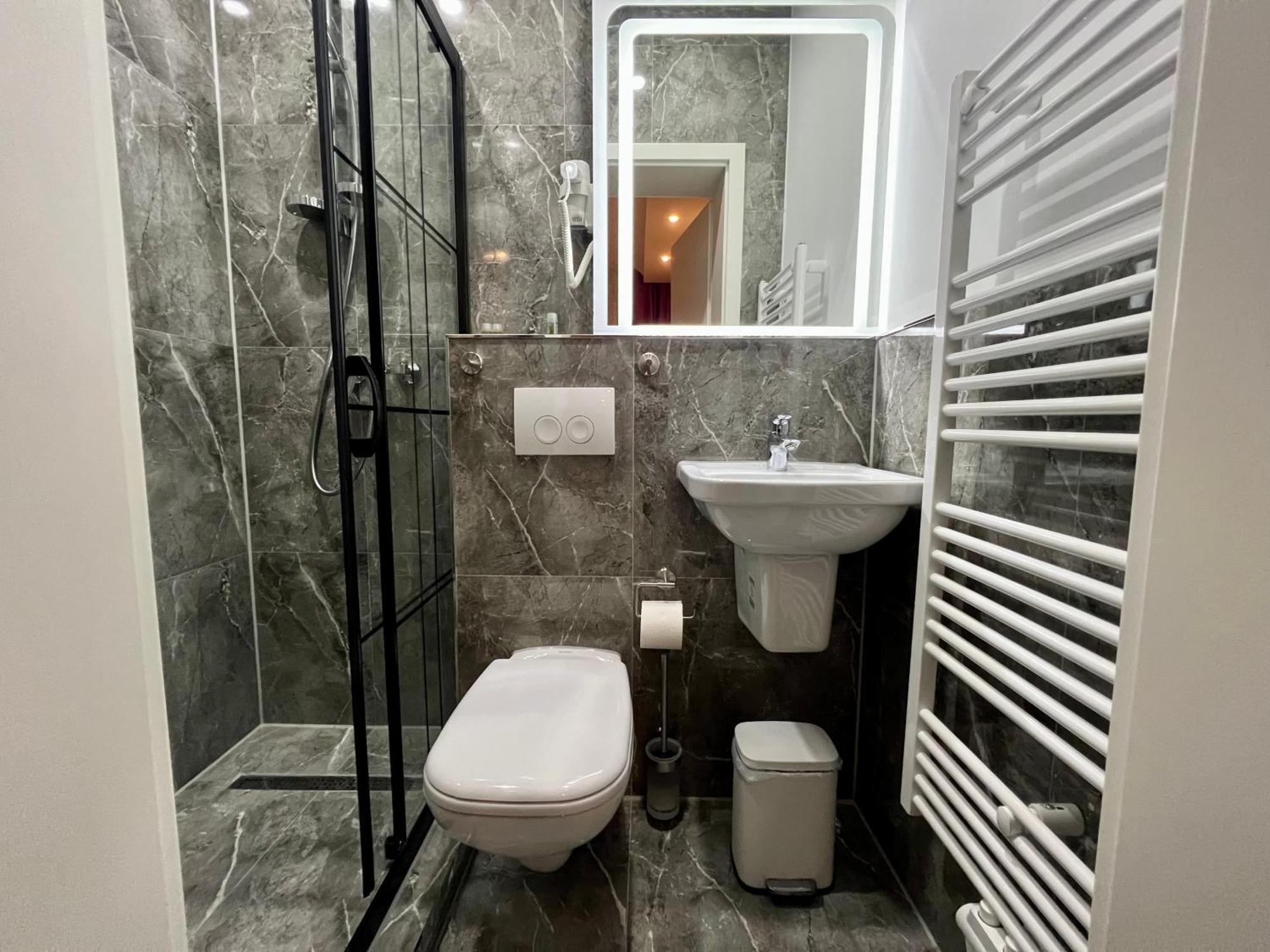 Durmaz Hotel Hannover Exterior photo